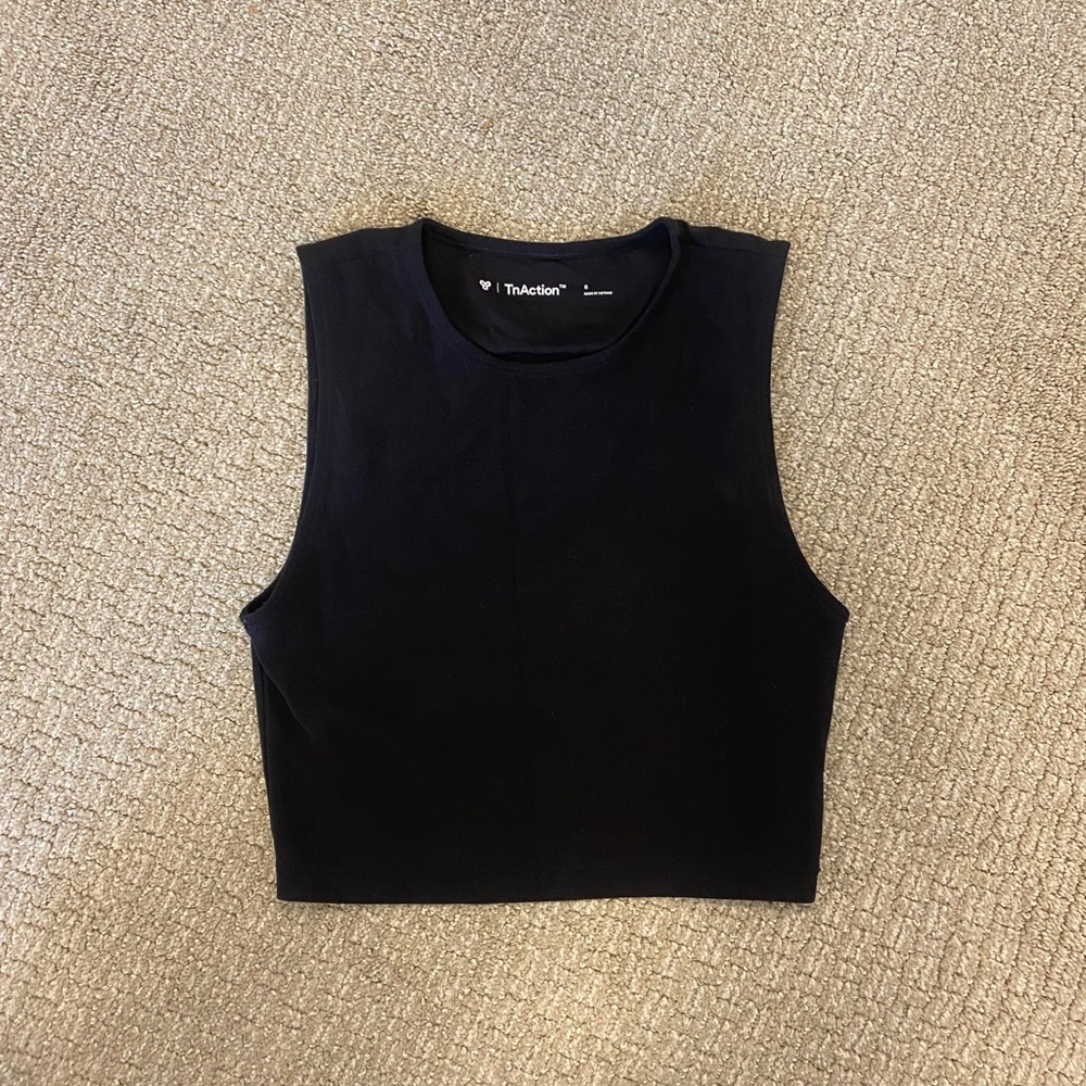 Aritzia TNA activewear top